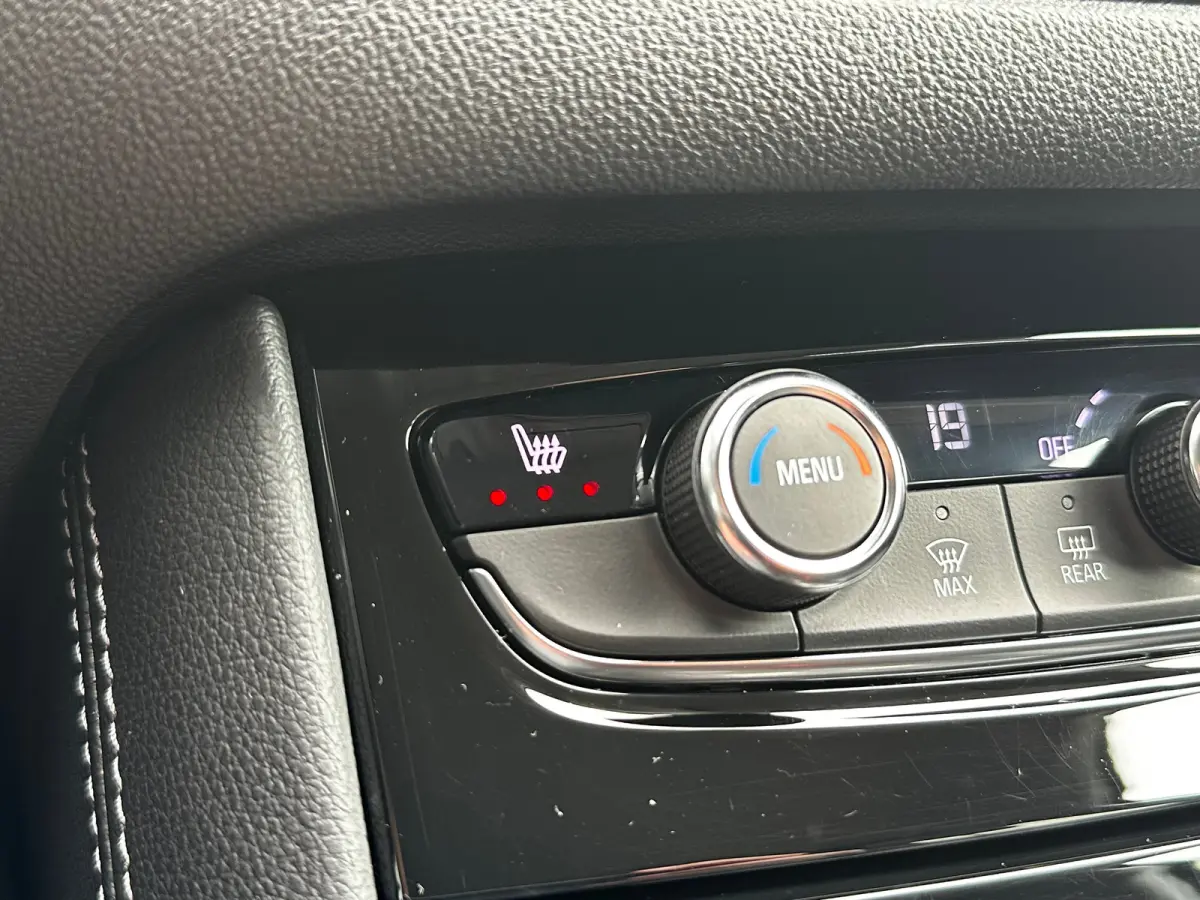 1.2 Turbo 130 PK Level 4 | TREKHAAK AFNB.| STOEL, STUUR EN VOORRUITVERWARMING| MATRIX LED| AGR COMFORTSTOELEN| DODEHOEK DETECTIE| CAMERA + PARKEERSENSOREN| NAVIGATIE + APPLE CARPLAY/ANDROID 