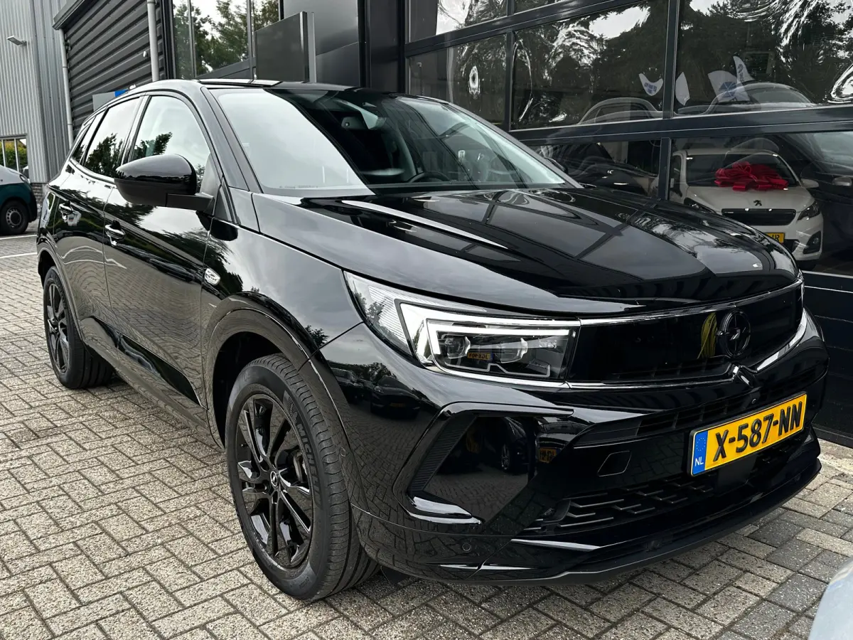 1.2 Turbo 130 PK Level 4 | TREKHAAK AFNB.| STOEL, STUUR EN VOORRUITVERWARMING| MATRIX LED| AGR COMFORTSTOELEN| DODEHOEK DETECTIE| CAMERA + PARKEERSENSOREN| NAVIGATIE + APPLE CARPLAY/ANDROID 