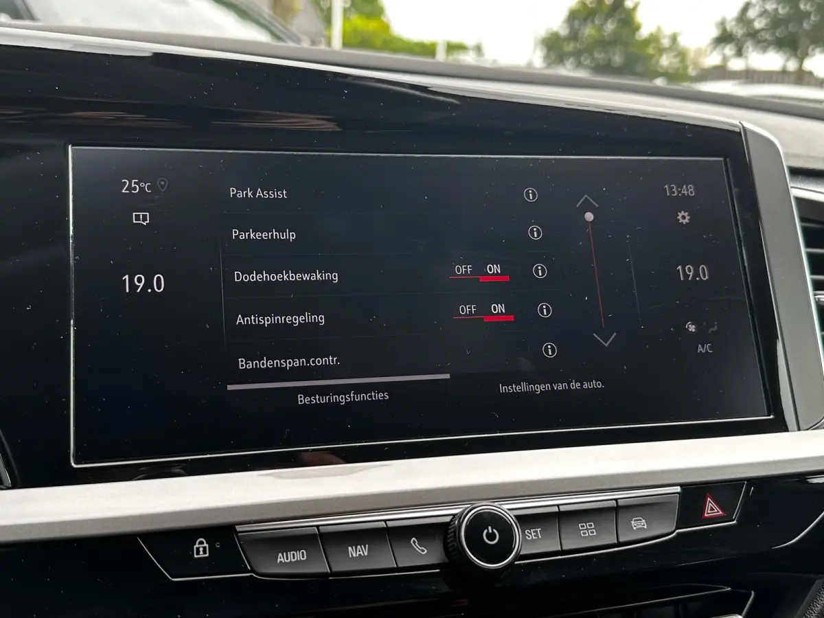 1.2 Turbo 130 PK Level 4 | TREKHAAK AFNB.| STOEL, STUUR EN VOORRUITVERWARMING| MATRIX LED| AGR COMFORTSTOELEN| DODEHOEK DETECTIE| CAMERA + PARKEERSENSOREN| NAVIGATIE + APPLE CARPLAY/ANDROID 