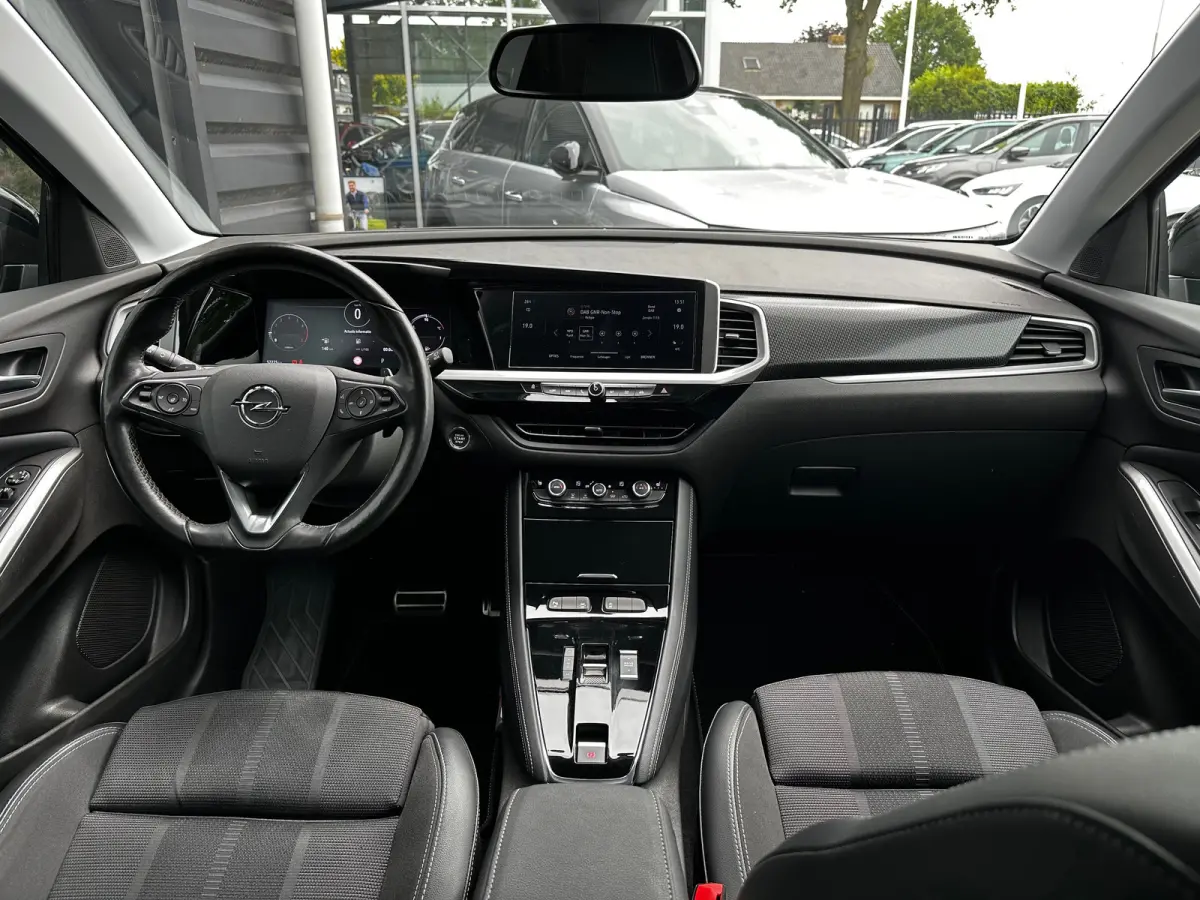 1.2 Turbo 130 PK Level 4 | TREKHAAK AFNB.| STOEL, STUUR EN VOORRUITVERWARMING| MATRIX LED| AGR COMFORTSTOELEN| DODEHOEK DETECTIE| CAMERA + PARKEERSENSOREN| NAVIGATIE + APPLE CARPLAY/ANDROID 