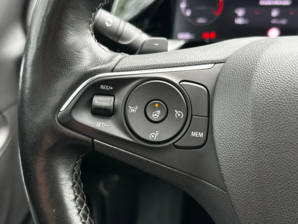 1.2 Turbo 130 PK Level 4 | TREKHAAK AFNB.| STOEL, STUUR EN VOORRUITVERWARMING| MATRIX LED| AGR COMFORTSTOELEN| DODEHOEK DETECTIE| CAMERA + PARKEERSENSOREN| NAVIGATIE + APPLE CARPLAY/ANDROID 