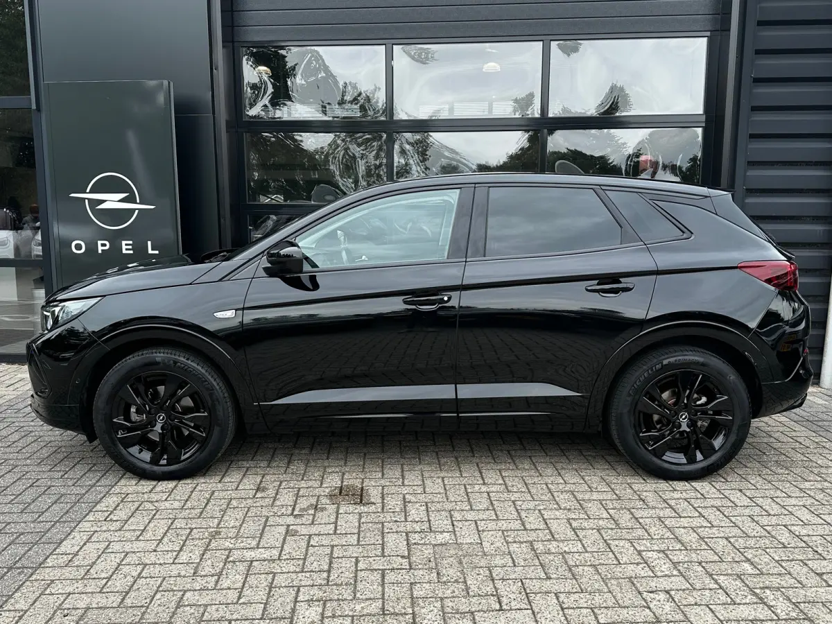 1.2 Turbo 130 PK Level 4 | TREKHAAK AFNB.| STOEL, STUUR EN VOORRUITVERWARMING| MATRIX LED| AGR COMFORTSTOELEN| DODEHOEK DETECTIE| CAMERA + PARKEERSENSOREN| NAVIGATIE + APPLE CARPLAY/ANDROID 
