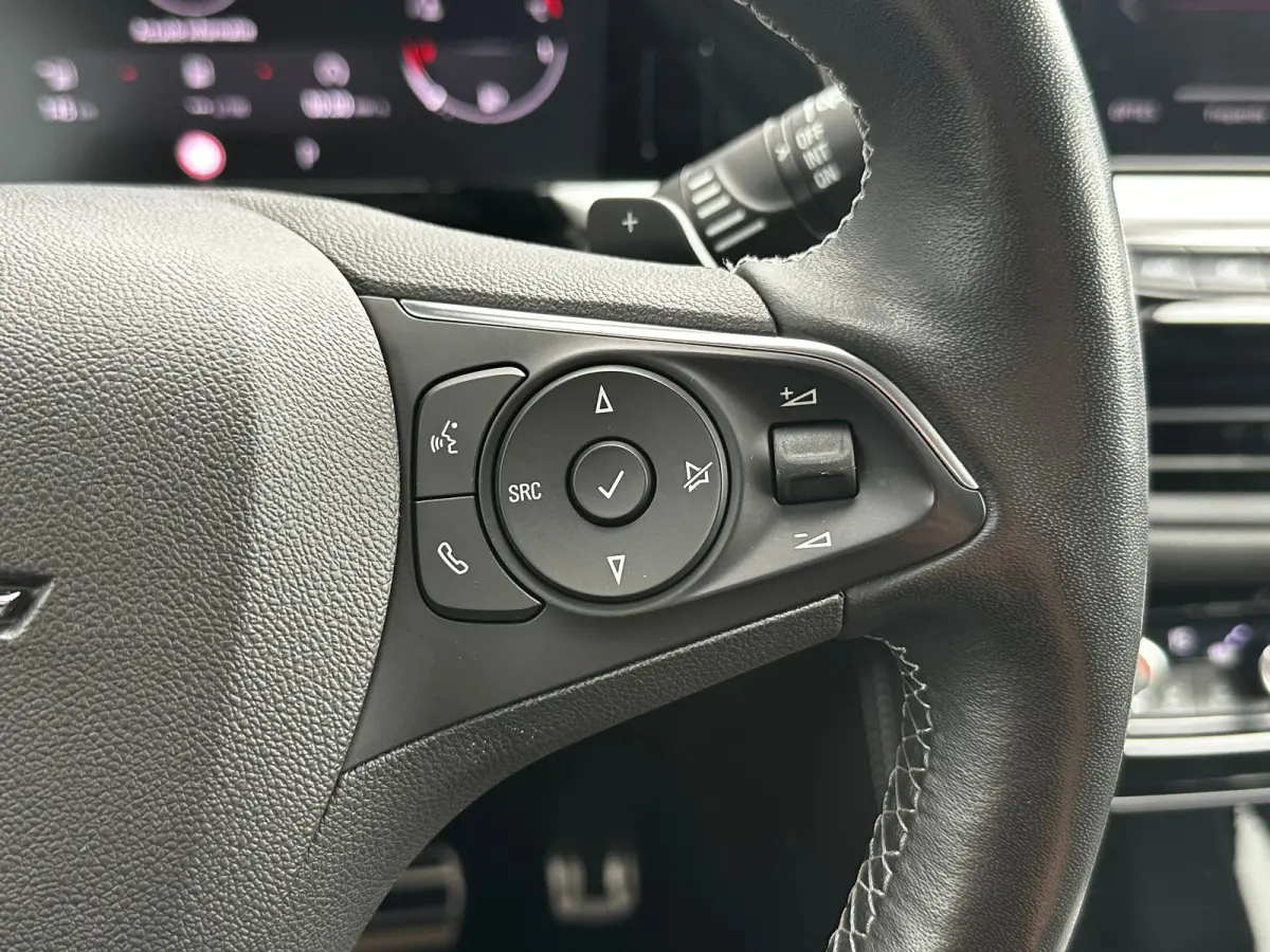 1.2 Turbo 130 PK Level 4 | TREKHAAK AFNB.| STOEL, STUUR EN VOORRUITVERWARMING| MATRIX LED| AGR COMFORTSTOELEN| DODEHOEK DETECTIE| CAMERA + PARKEERSENSOREN| NAVIGATIE + APPLE CARPLAY/ANDROID 