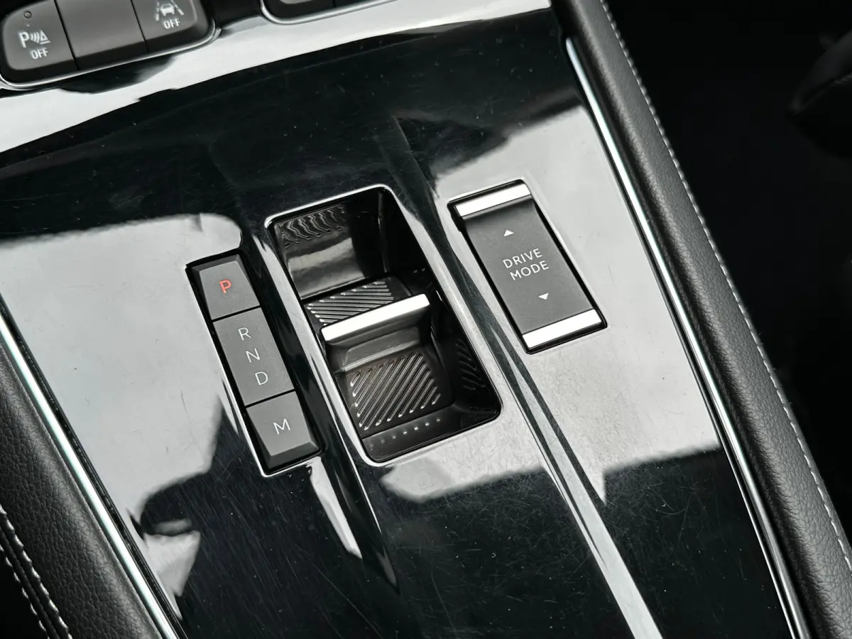 1.2 Turbo 130 PK Level 4 | TREKHAAK AFNB.| STOEL, STUUR EN VOORRUITVERWARMING| MATRIX LED| AGR COMFORTSTOELEN| DODEHOEK DETECTIE| CAMERA + PARKEERSENSOREN| NAVIGATIE + APPLE CARPLAY/ANDROID 