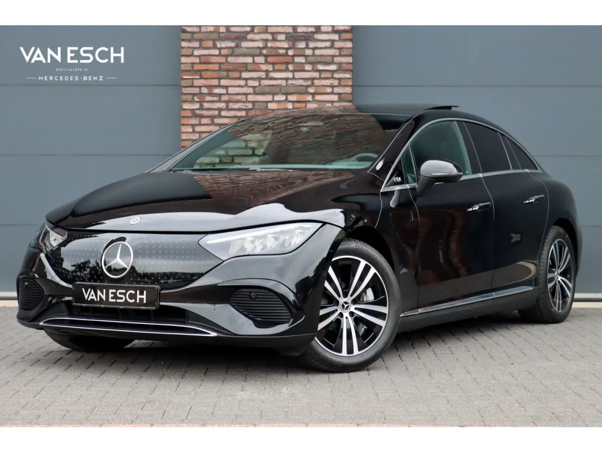 300 Business Solution 90 kWh | Panoramadak | Distronic | Memory | Camera | Warmtepomp | Keyless Go | Stoelverwarming | 22kW | Leder |