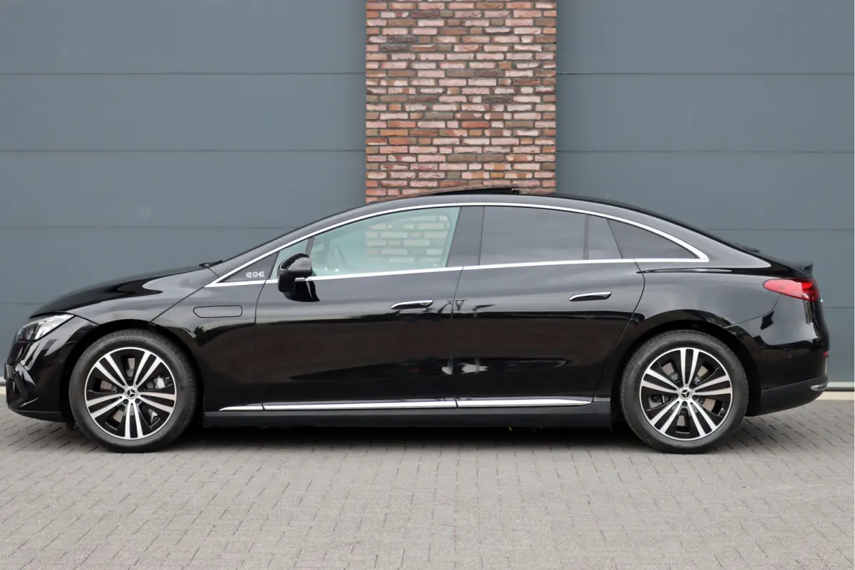 300 Business Solution 90 kWh | Panoramadak | Distronic | Memory | Camera | Warmtepomp | Keyless Go | Stoelverwarming | 22kW | Leder |