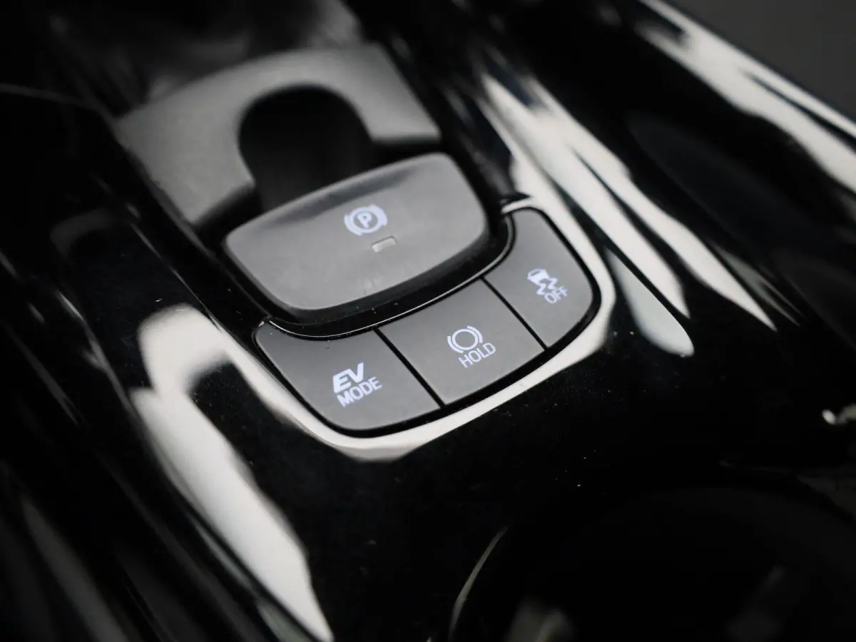 1.8 Hybrid Dynamic | Automaat | Cruise Control | Stoelverwarming | Camera | Trekhaak |