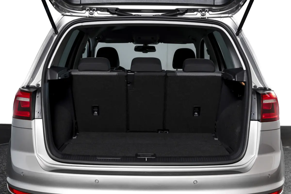 1.4 TSI 125 PK Highline 125 PK - Automaat | Adapt. Cruise | Stoelverw. | Trekhaak Inklapbaar | PDC | ECC | NAV | LM 17" |