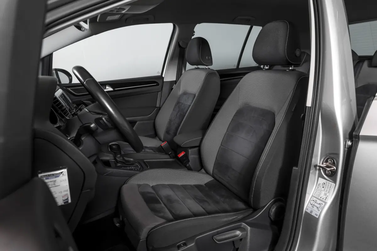 1.4 TSI 125 PK Highline 125 PK - Automaat | Adapt. Cruise | Stoelverw. | Trekhaak Inklapbaar | PDC | ECC | NAV | LM 17" |