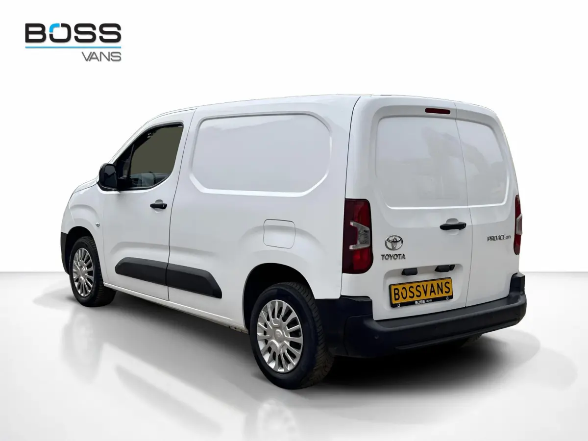 1.2T 110 PK **Benzine** L1 Navigatie Climate control Camera Carplay Cruise control Parkeersensoren v+a Gasoline Benzin