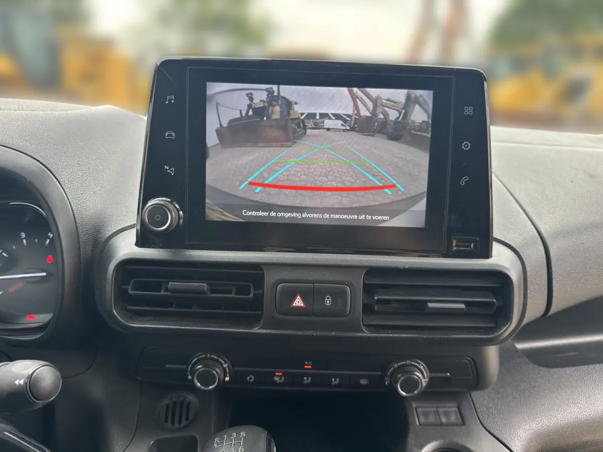 1.2T 110 PK **Benzine** L1 Navigatie Climate control Camera Carplay Cruise control Parkeersensoren v+a Gasoline Benzin