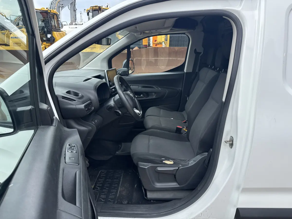 1.2T 110 PK **Benzine** L1 Navigatie Climate control Camera Carplay Cruise control Parkeersensoren v+a Gasoline Benzin