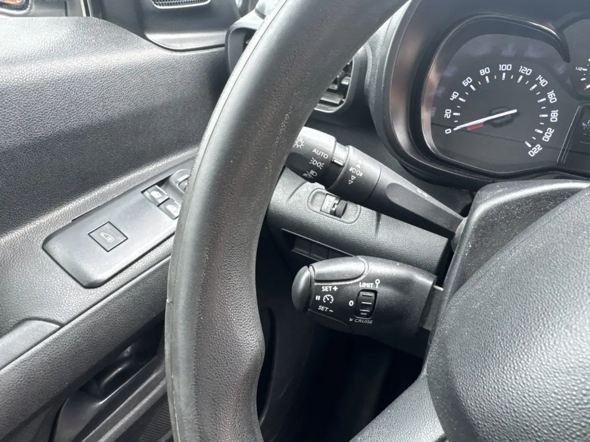 1.2T 110 PK **Benzine** L1 Navigatie Climate control Camera Carplay Cruise control Parkeersensoren v+a Gasoline Benzin