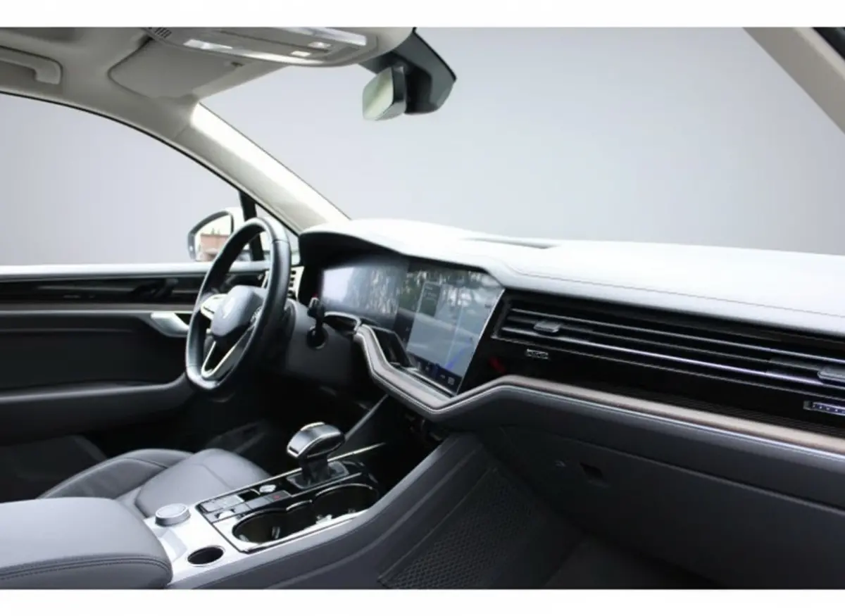 3.0 TSi eHybrid ATMOSPHERE 4MOTION TREKHAAK/HEAD-UP/PANORAMADAK 1E EIG