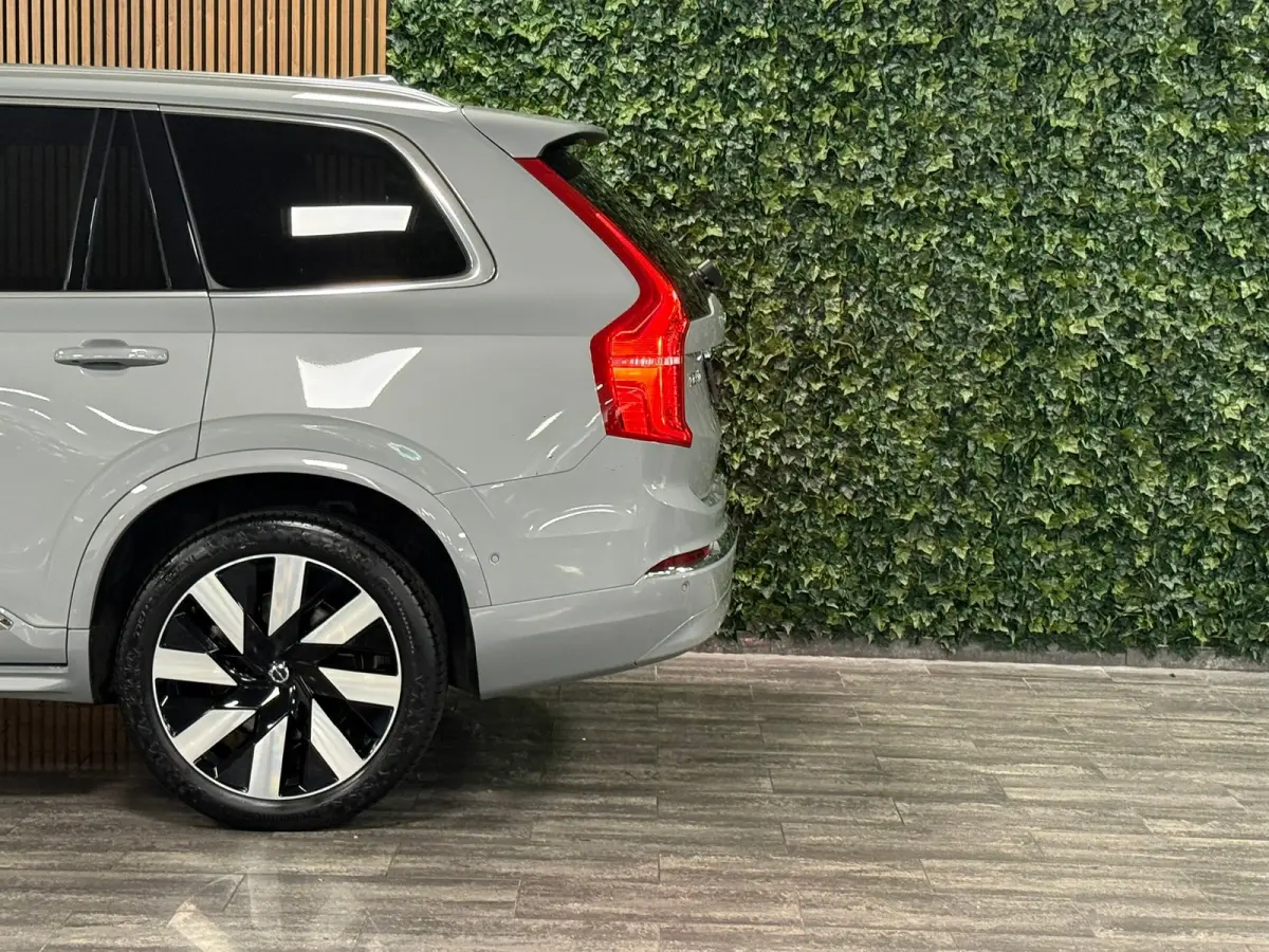 T8 AWD Recharge Plus Bright | Trekhaak | 360 Camera | Harman Kardon | 455pk | Adaptieve Cruise Control | Stoelverwarming voor+achter | Stuurwielverwarming | Schuifdak | Full LED Meesturende 