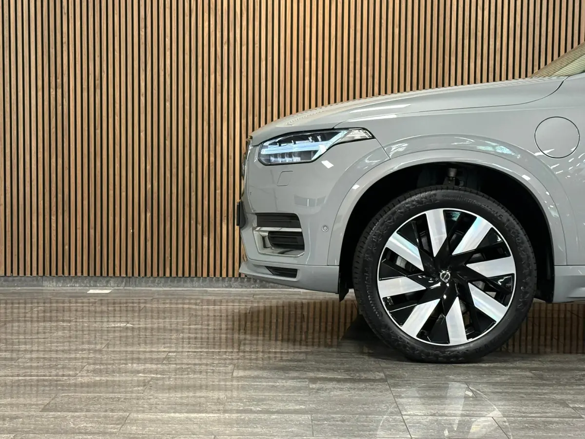 T8 AWD Recharge Plus Bright | Trekhaak | 360 Camera | Harman Kardon | 455pk | Adaptieve Cruise Control | Stoelverwarming voor+achter | Stuurwielverwarming | Schuifdak | Full LED Meesturende 