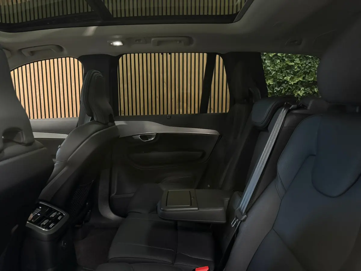 T8 AWD Recharge Plus Bright | Trekhaak | 360 Camera | Harman Kardon | 455pk | Adaptieve Cruise Control | Stoelverwarming voor+achter | Stuurwielverwarming | Schuifdak | Full LED Meesturende 