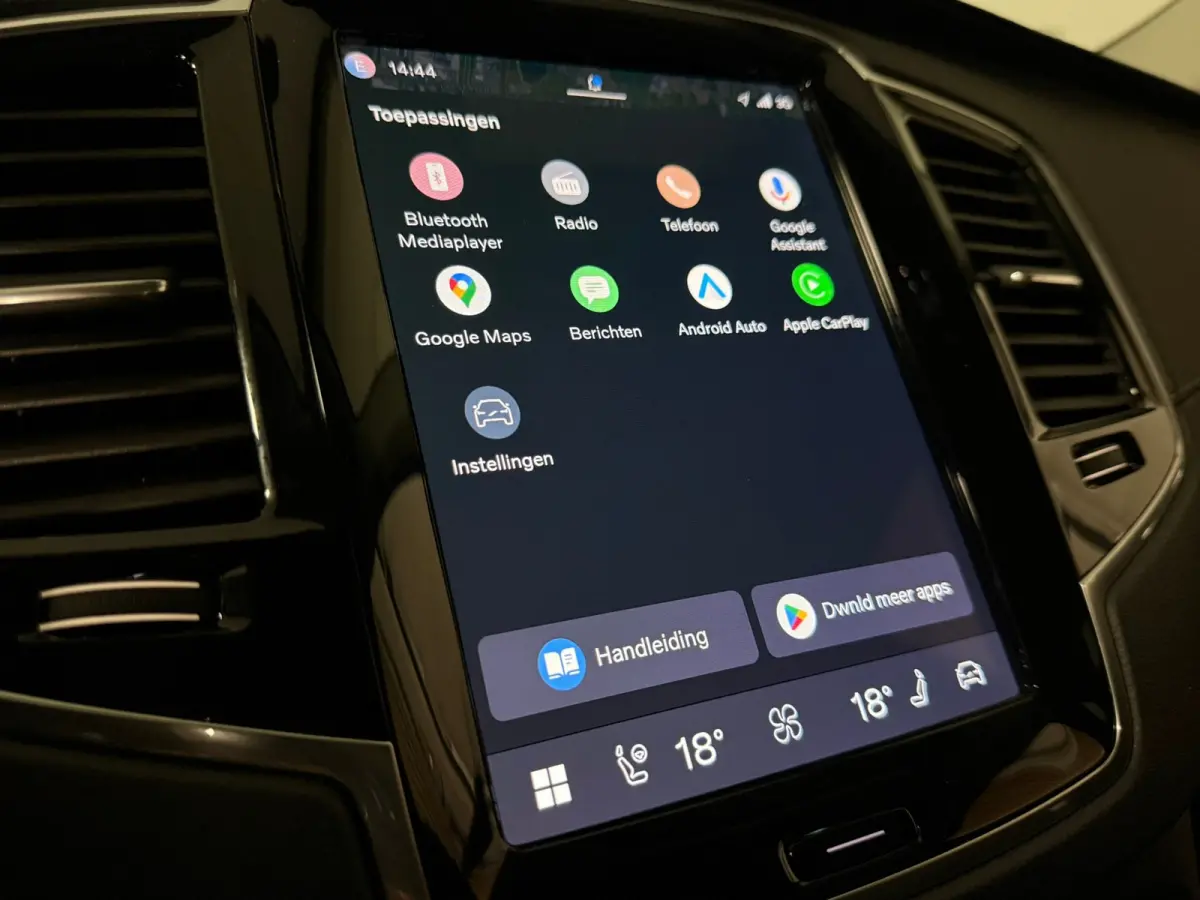 T8 AWD Recharge Plus Bright | Trekhaak | 360 Camera | Harman Kardon | 455pk | Adaptieve Cruise Control | Stoelverwarming voor+achter | Stuurwielverwarming | Schuifdak | Full LED Meesturende 