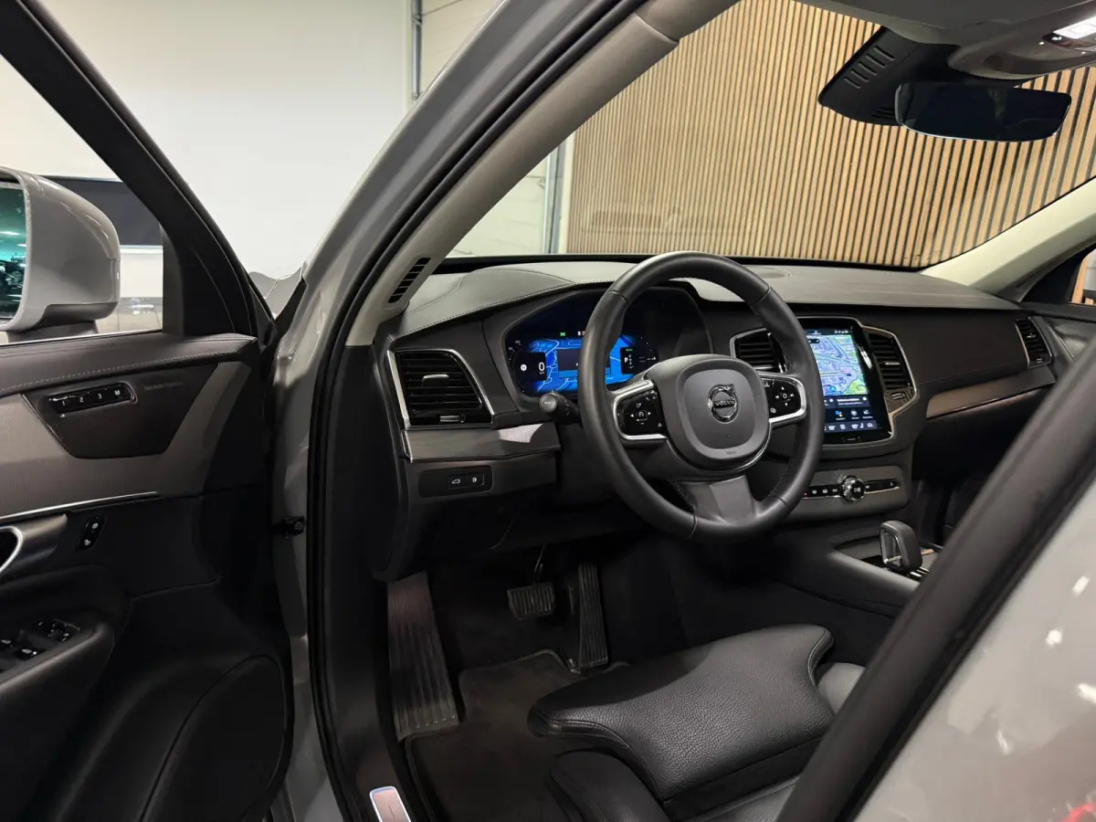 T8 AWD Recharge Plus Bright | Trekhaak | 360 Camera | Harman Kardon | 455pk | Adaptieve Cruise Control | Stoelverwarming voor+achter | Stuurwielverwarming | Schuifdak | Full LED Meesturende 