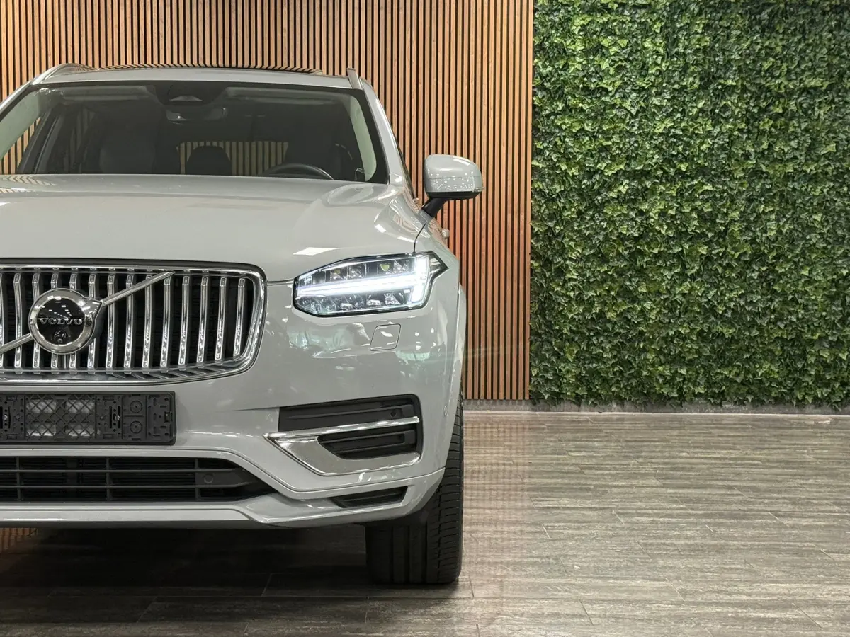 T8 AWD Recharge Plus Bright | Trekhaak | 360 Camera | Harman Kardon | 455pk | Adaptieve Cruise Control | Stoelverwarming voor+achter | Stuurwielverwarming | Schuifdak | Full LED Meesturende 