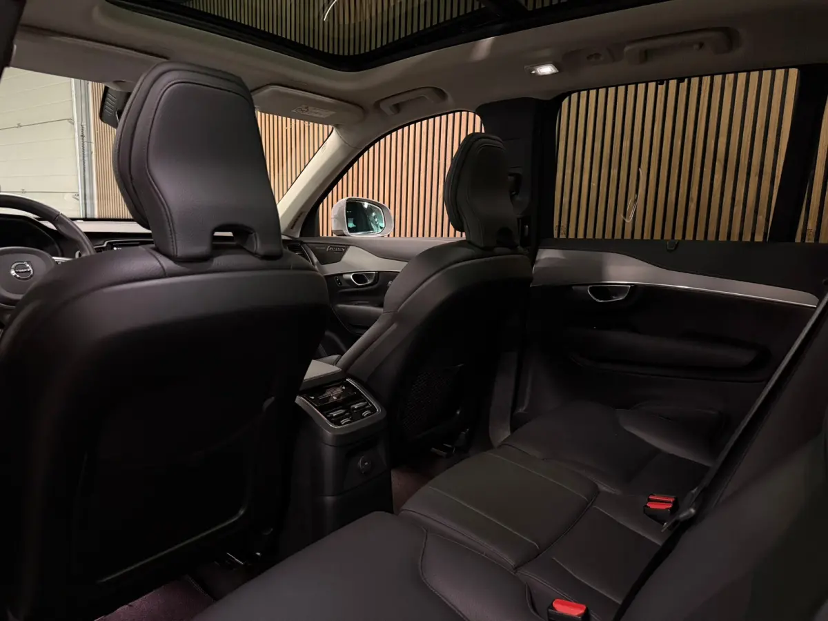 T8 AWD Recharge Plus Bright | Trekhaak | 360 Camera | Harman Kardon | 455pk | Adaptieve Cruise Control | Stoelverwarming voor+achter | Stuurwielverwarming | Schuifdak | Full LED Meesturende 