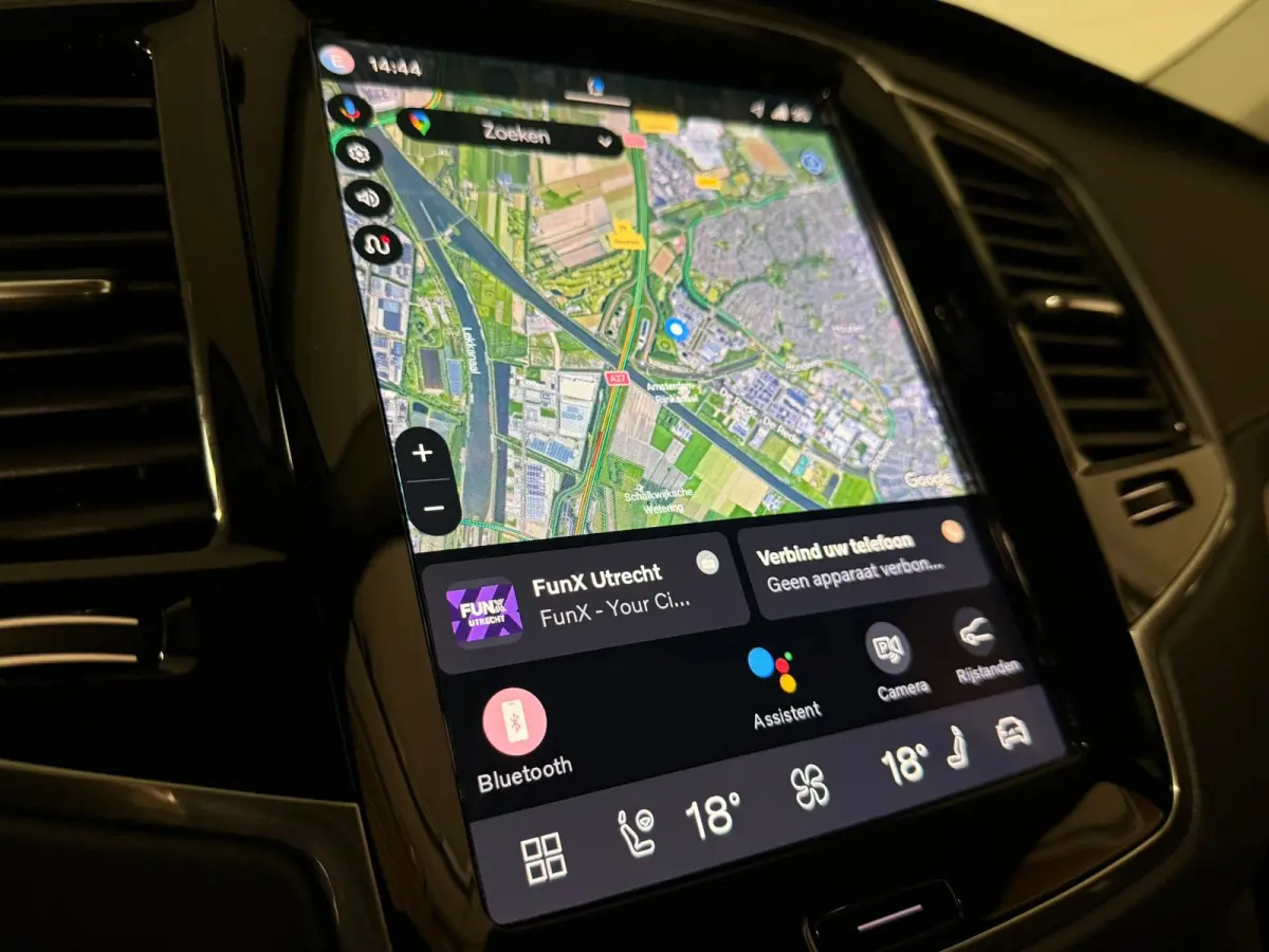 T8 AWD Recharge Plus Bright | Trekhaak | 360 Camera | Harman Kardon | 455pk | Adaptieve Cruise Control | Stoelverwarming voor+achter | Stuurwielverwarming | Schuifdak | Full LED Meesturende 