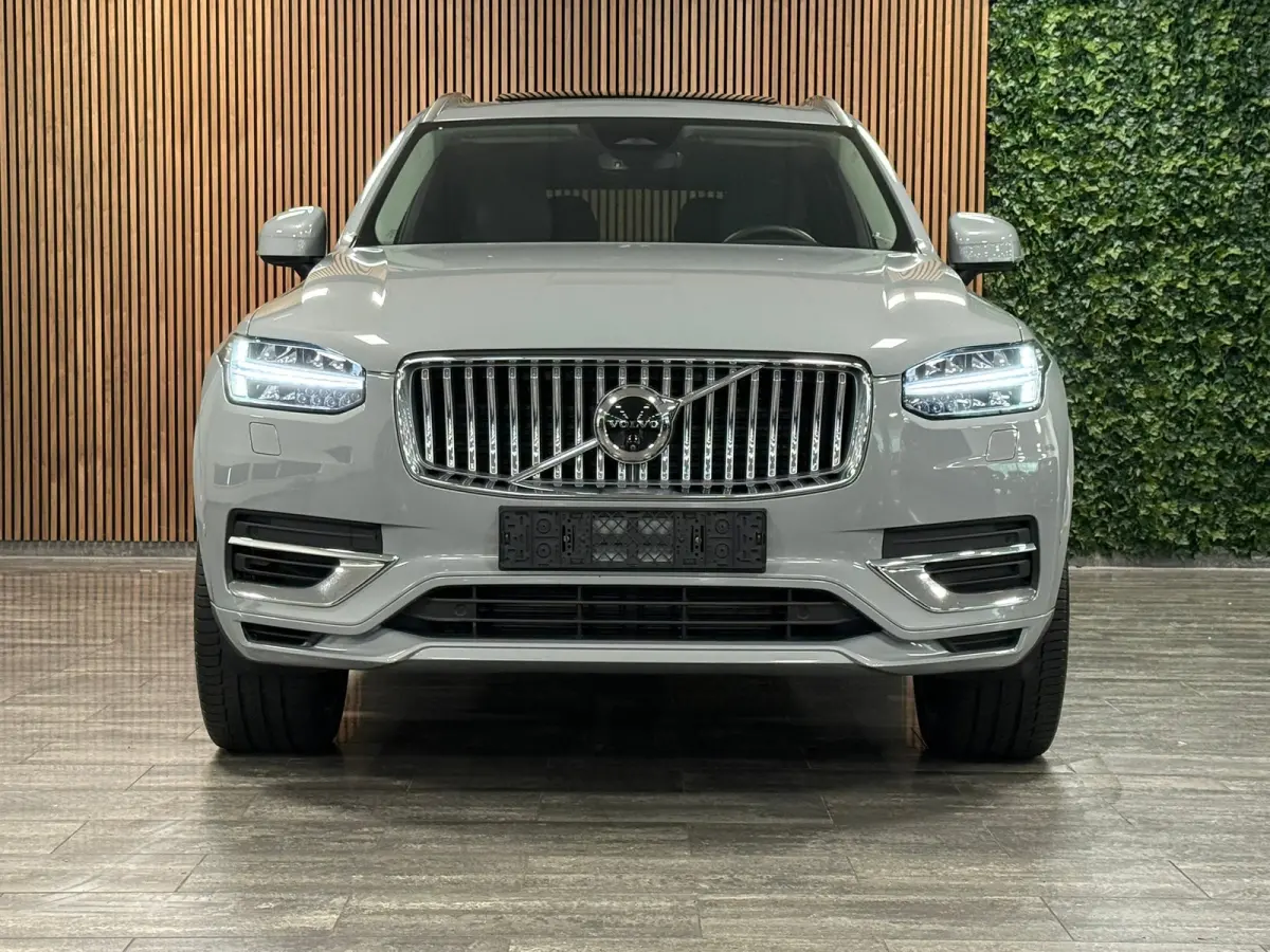 T8 AWD Recharge Plus Bright | Trekhaak | 360 Camera | Harman Kardon | 455pk | Adaptieve Cruise Control | Stoelverwarming voor+achter | Stuurwielverwarming | Schuifdak | Full LED Meesturende 