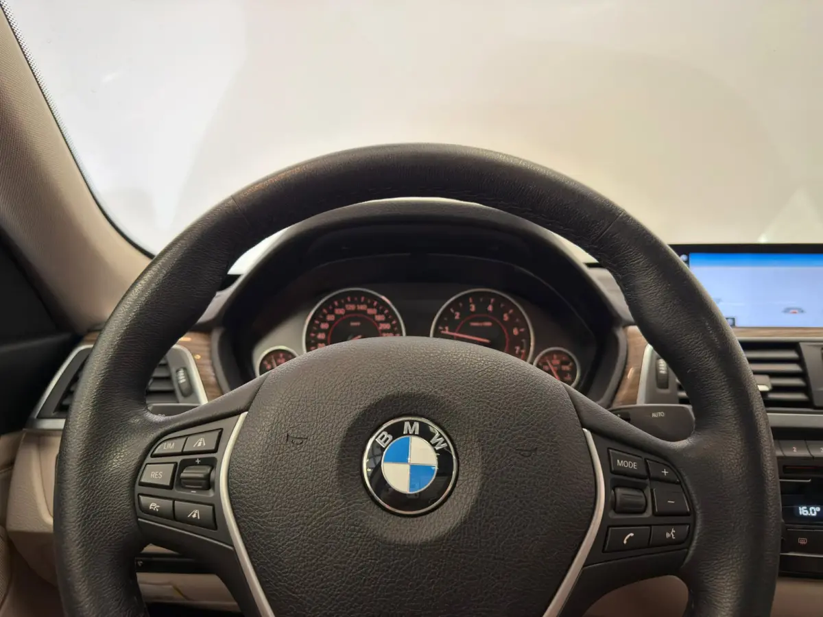 320i High Exe / Pano / Leder / Memory / Headup