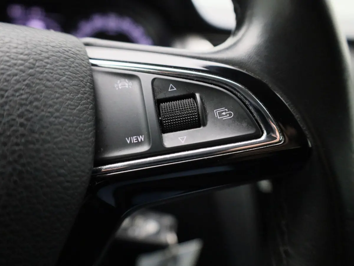 1.0 TSI Greentech Clever | Cruise Control | Stoelverwarming | Navigatie | lichtmetalen velgen 16" |