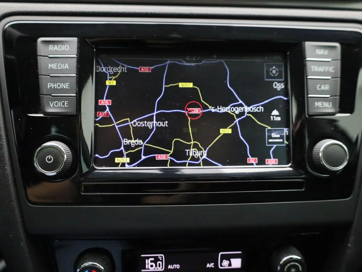 1.0 TSI Greentech Clever | Cruise Control | Stoelverwarming | Navigatie | lichtmetalen velgen 16" |