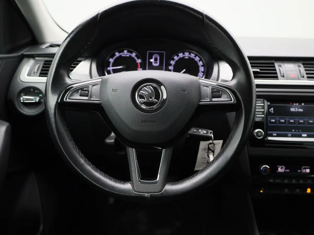 1.0 TSI Greentech Clever | Cruise Control | Stoelverwarming | Navigatie | lichtmetalen velgen 16" |