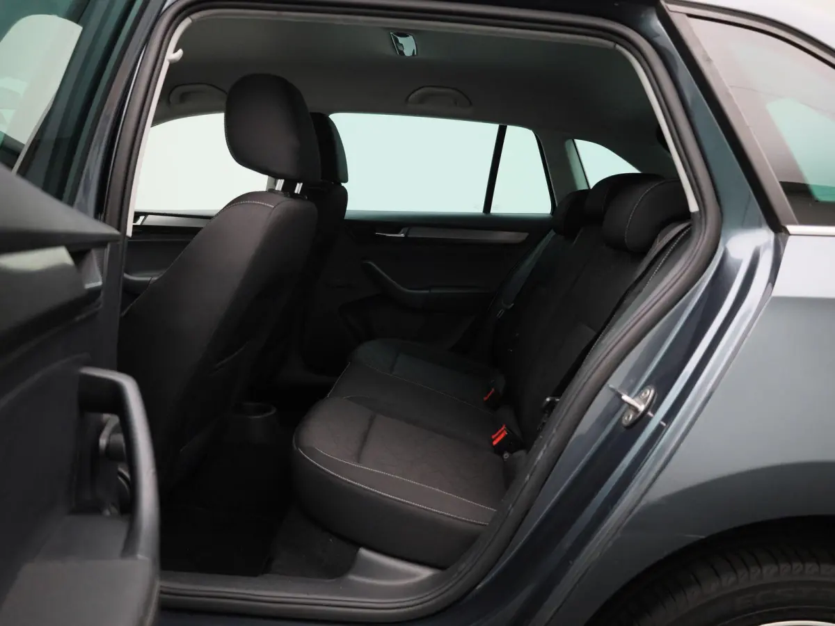 1.0 TSI Greentech Clever | Cruise Control | Stoelverwarming | Navigatie | lichtmetalen velgen 16" |