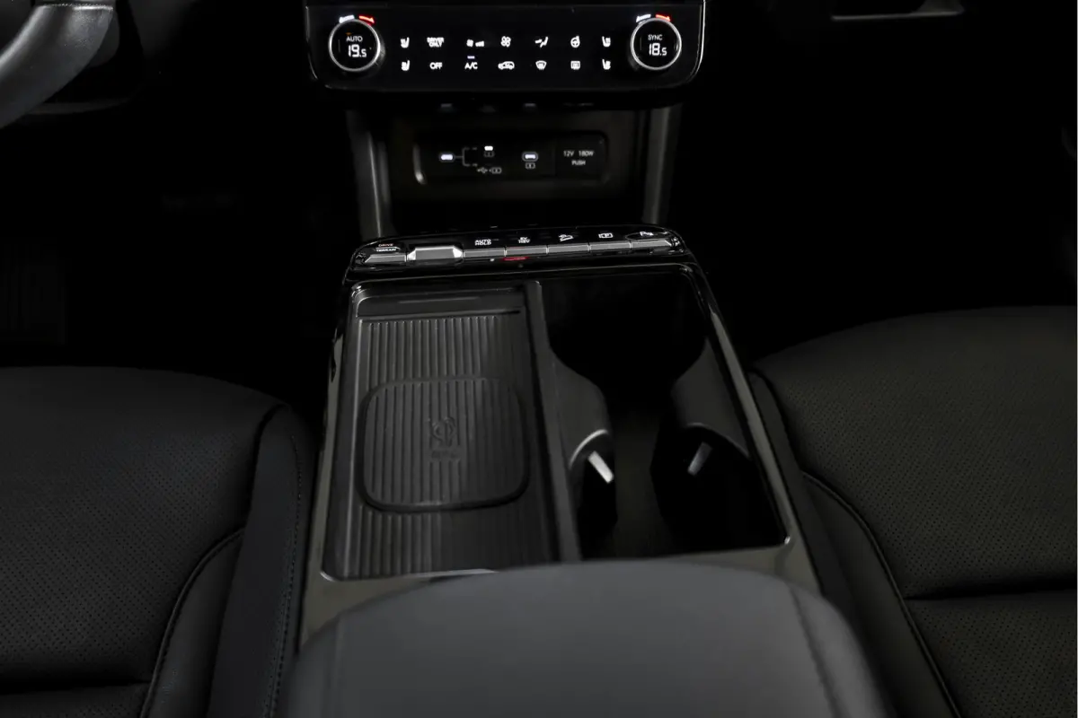1.6 T-GDI PHEV Premium Sky 4WD | S/K-Panodak | Elek. Stoelen | Adapt. Cruise | Stoelventilatie+Verw. | 360 Camera | NAV+App. Connect | Krell | Elek. Klep LM 19" | 1125