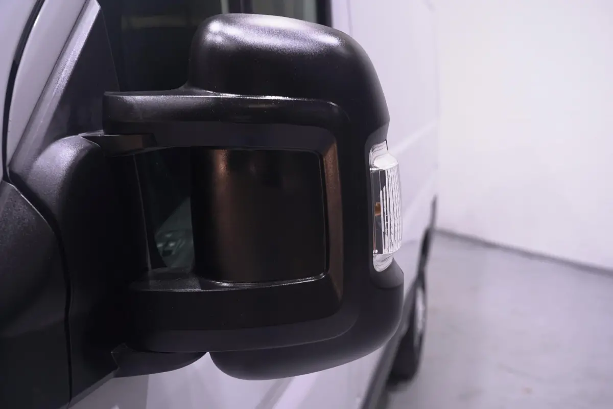 2.2D 140 pk L1H1 Airco ECC, Apple Carplay Camera, Cruise control, Laadruimte Pakket, PDC achter, 3-Zits