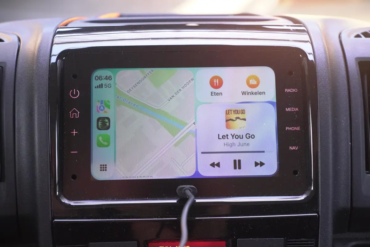 2.2D 140 pk L1H1 Airco ECC, Apple Carplay Camera, Cruise control, Laadruimte Pakket, PDC achter, 3-Zits