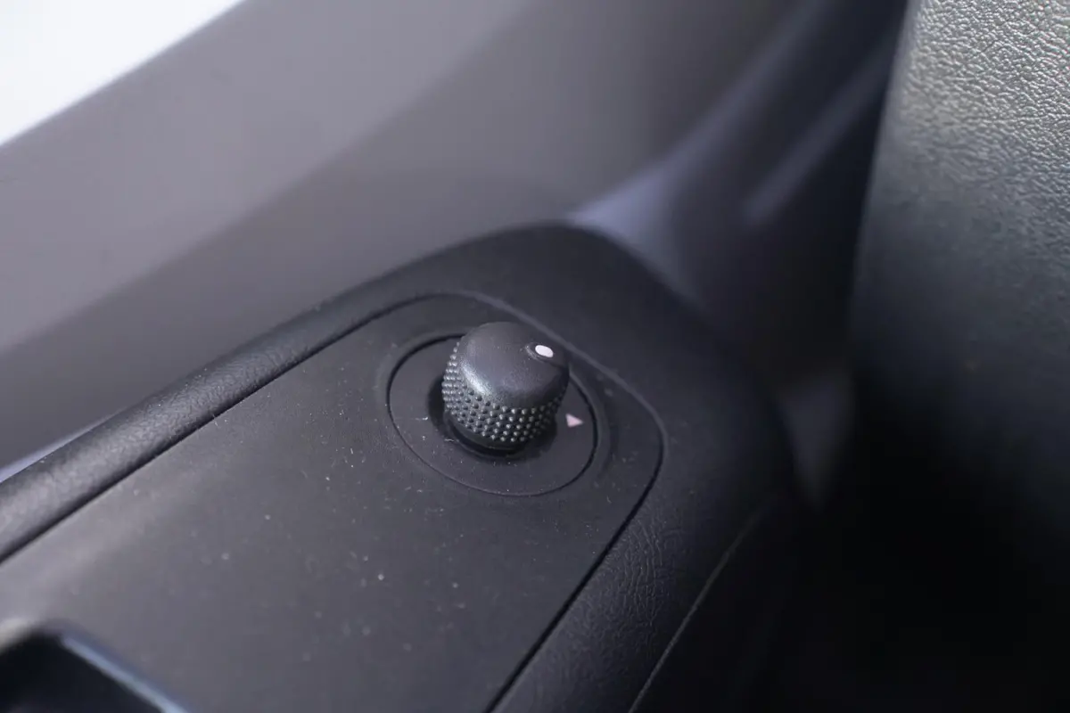 2.2D 140 pk L1H1 Airco ECC, Apple Carplay Camera, Cruise control, Laadruimte Pakket, PDC achter, 3-Zits