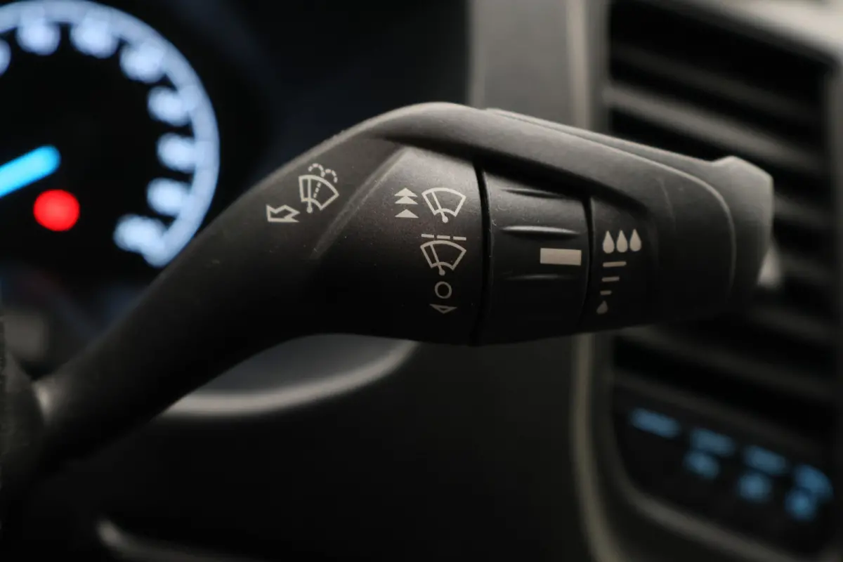 350 2.0 TDCI L3H2 Trend Leer, 3-Zits, Camera, Cruise, Apple Carplay, Rijstrooksensor, PDC, DAB