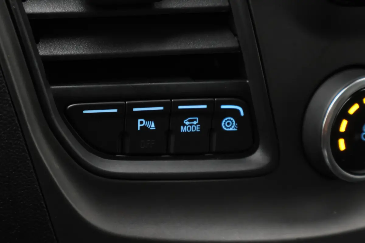 350 2.0 TDCI L3H2 Trend Leer, 3-Zits, Camera, Cruise, Apple Carplay, Rijstrooksensor, PDC, DAB