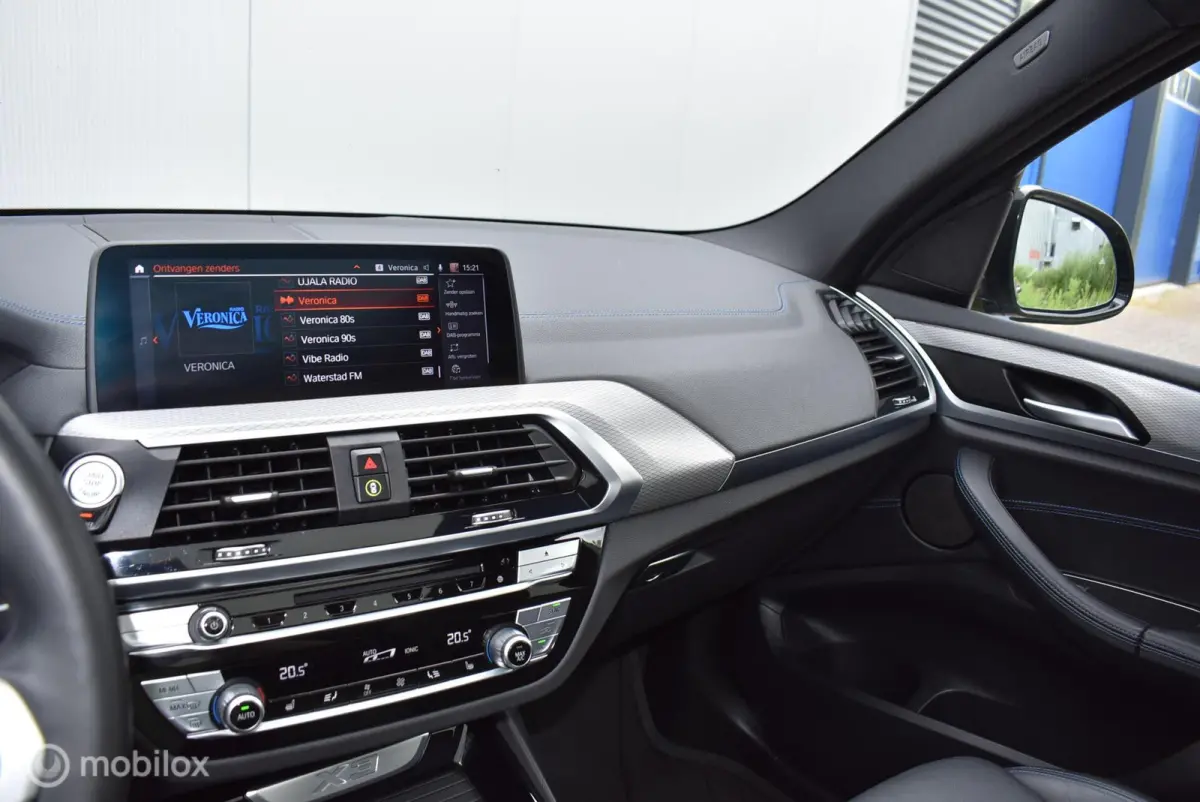 xDrive30d M-Sport Carbonschwarz Pano 360°Cam ACC HUD Standkachel HiFi LiveCockpit Elek. trekhaak