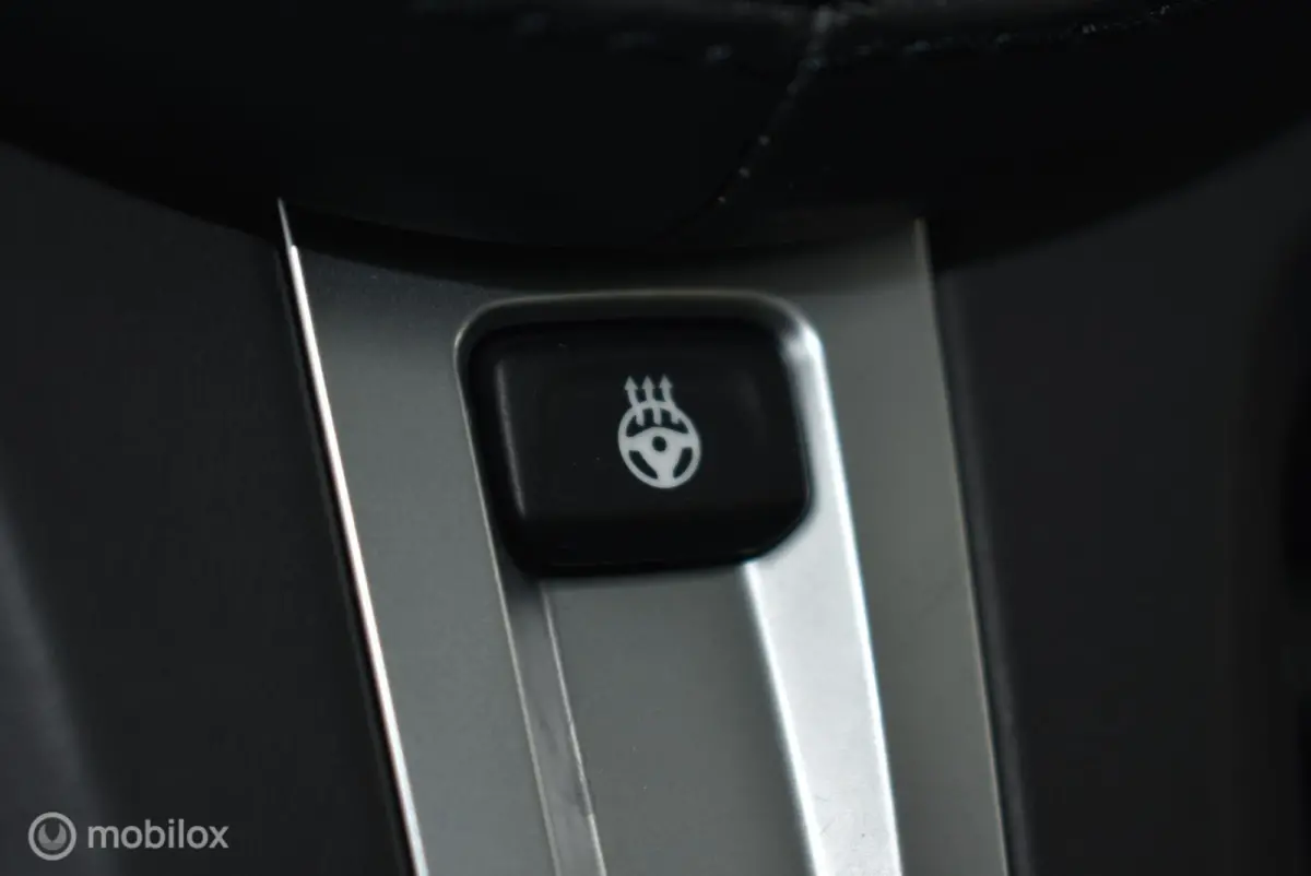 xDrive30d M-Sport Carbonschwarz Pano 360°Cam ACC HUD Standkachel HiFi LiveCockpit Elek. trekhaak