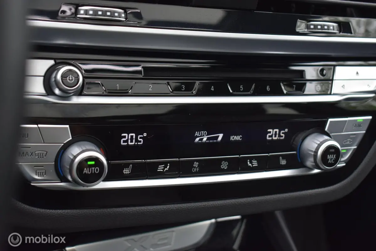 xDrive30d M-Sport Carbonschwarz Pano 360°Cam ACC HUD Standkachel HiFi LiveCockpit Elek. trekhaak