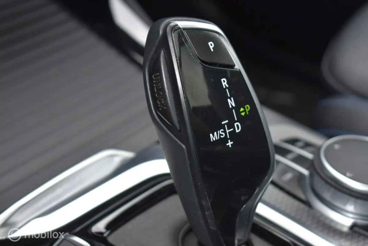 xDrive30d M-Sport Carbonschwarz Pano 360°Cam ACC HUD Standkachel HiFi LiveCockpit Elek. trekhaak