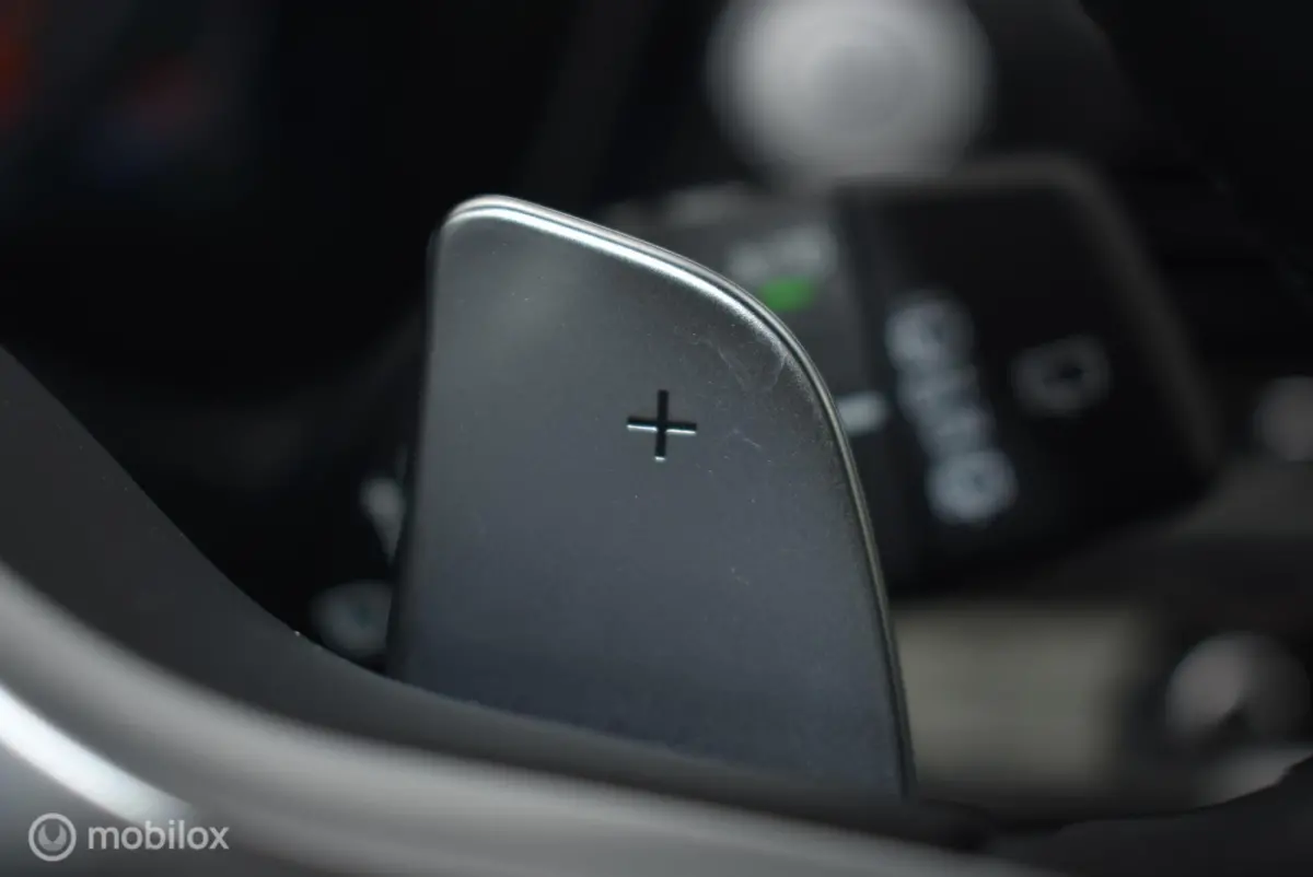 xDrive30d M-Sport Carbonschwarz Pano 360°Cam ACC HUD Standkachel HiFi LiveCockpit Elek. trekhaak