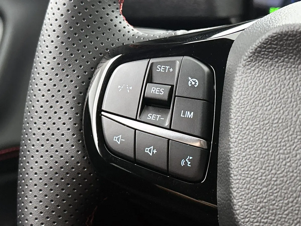 1.0 EcoBoost ST-Line | Winter Pack | Comfort Pack | Camera | Carplay / Android