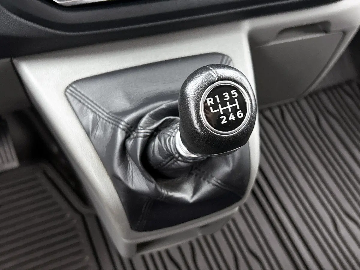 300 2.0 TDCI L2H1 Limited