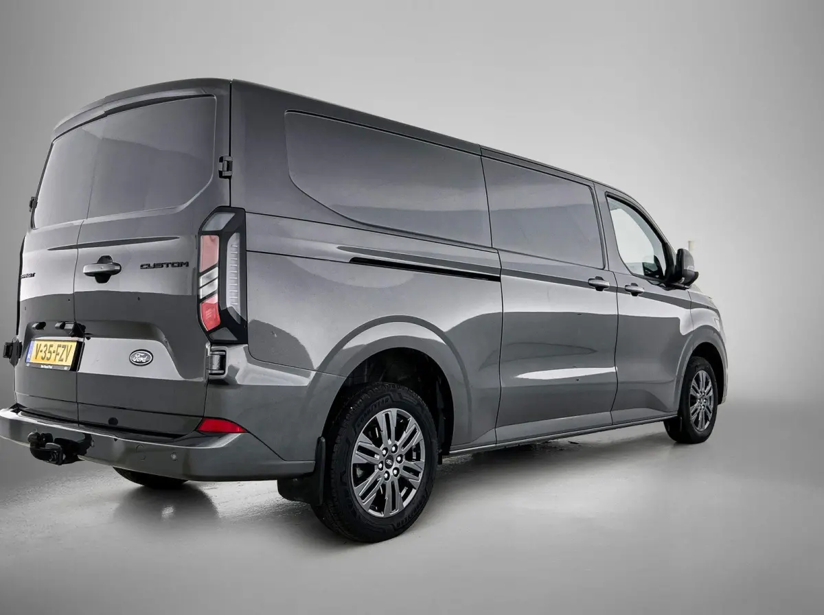 300 2.0 TDCI L2H1 Limited