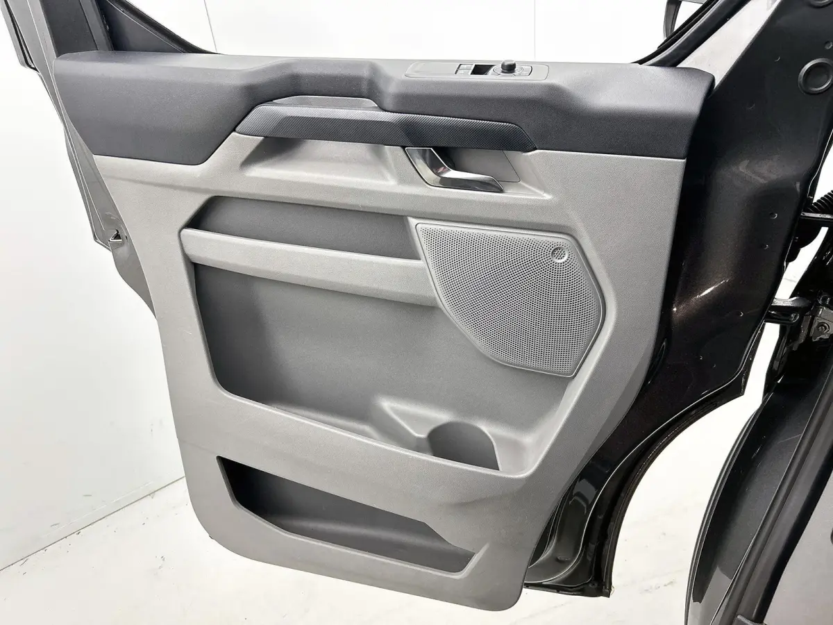 300 2.0 TDCI L2H1 Limited