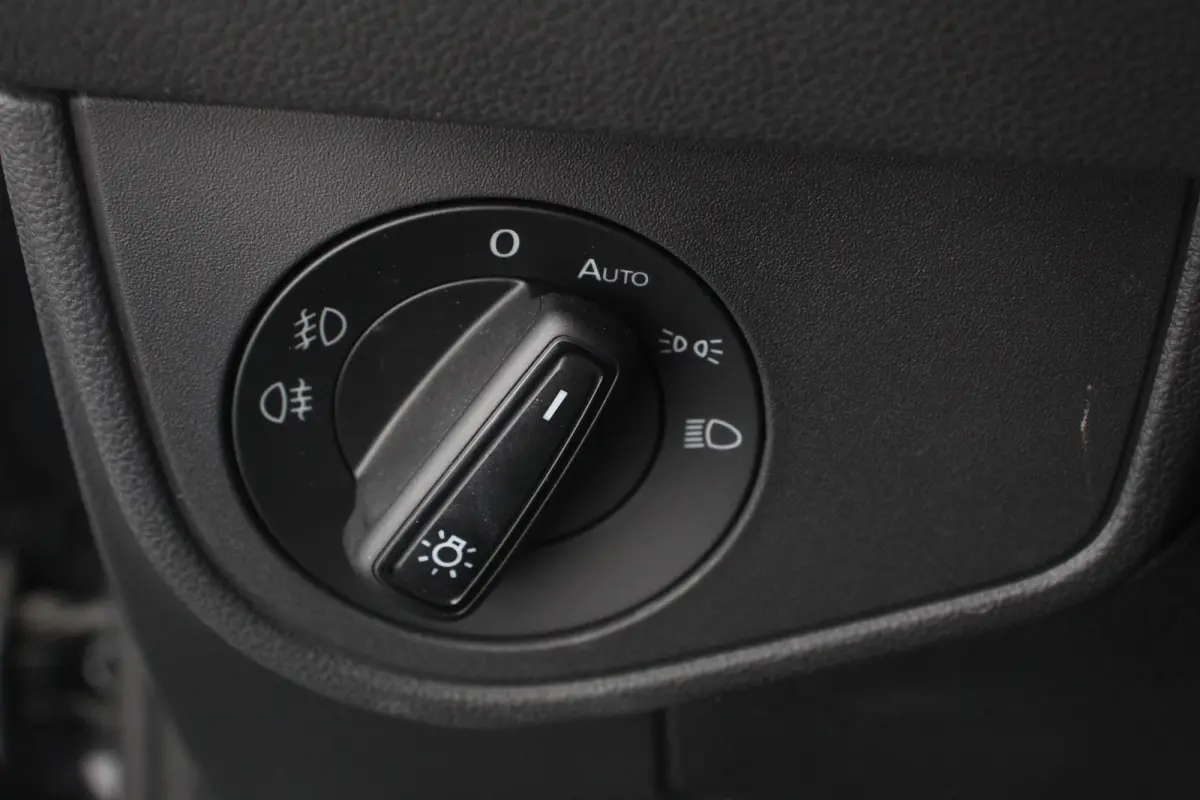 1.0 TSI 95pk DSG Style Navigatie Apple Carplay/Android Auto Parkeersensoren Park Assist Adaptieve Cruise Control Stoelverwarming Airco Digitale cockpit