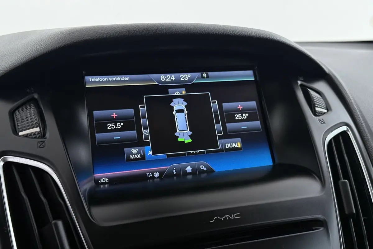 1.0 Titanium | Inruilkoopje! | Parkeersensoren | Navigatie | All-season | Stoelverwarming | Cruise Control |