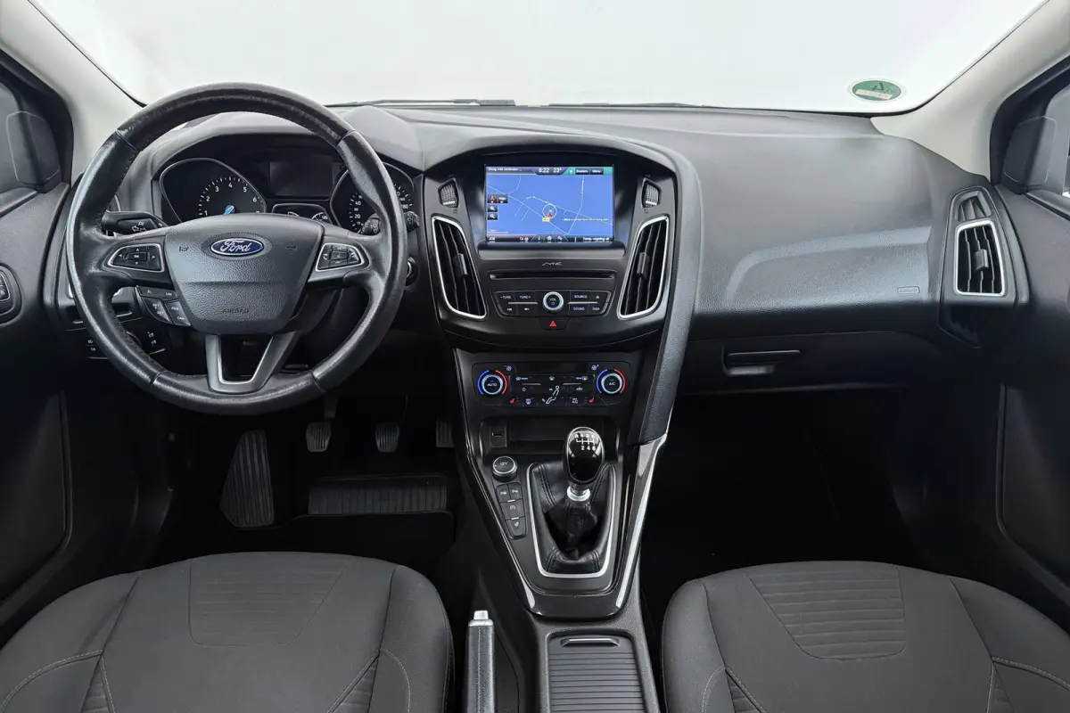 1.0 Titanium | Inruilkoopje! | Parkeersensoren | Navigatie | All-season | Stoelverwarming | Cruise Control |